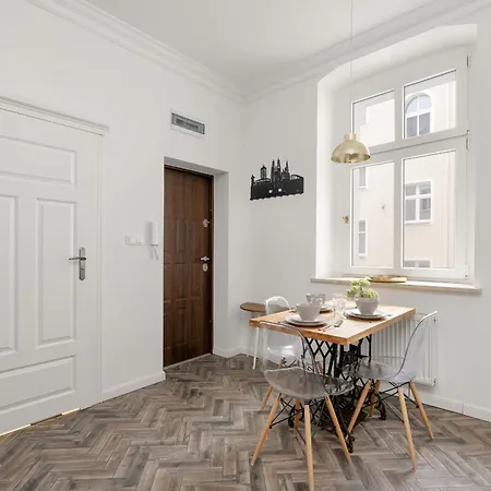 Cozy & Elegant Studio With Netflix Old Town By Renters Apartament *
