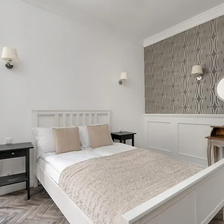 Cozy & Elegant Studio With Netflix Old Town By Renters