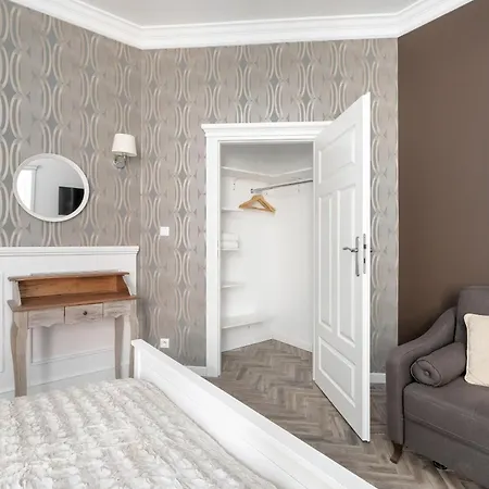 Cozy & Elegant Studio With Netflix Old Town By Renters Poznań